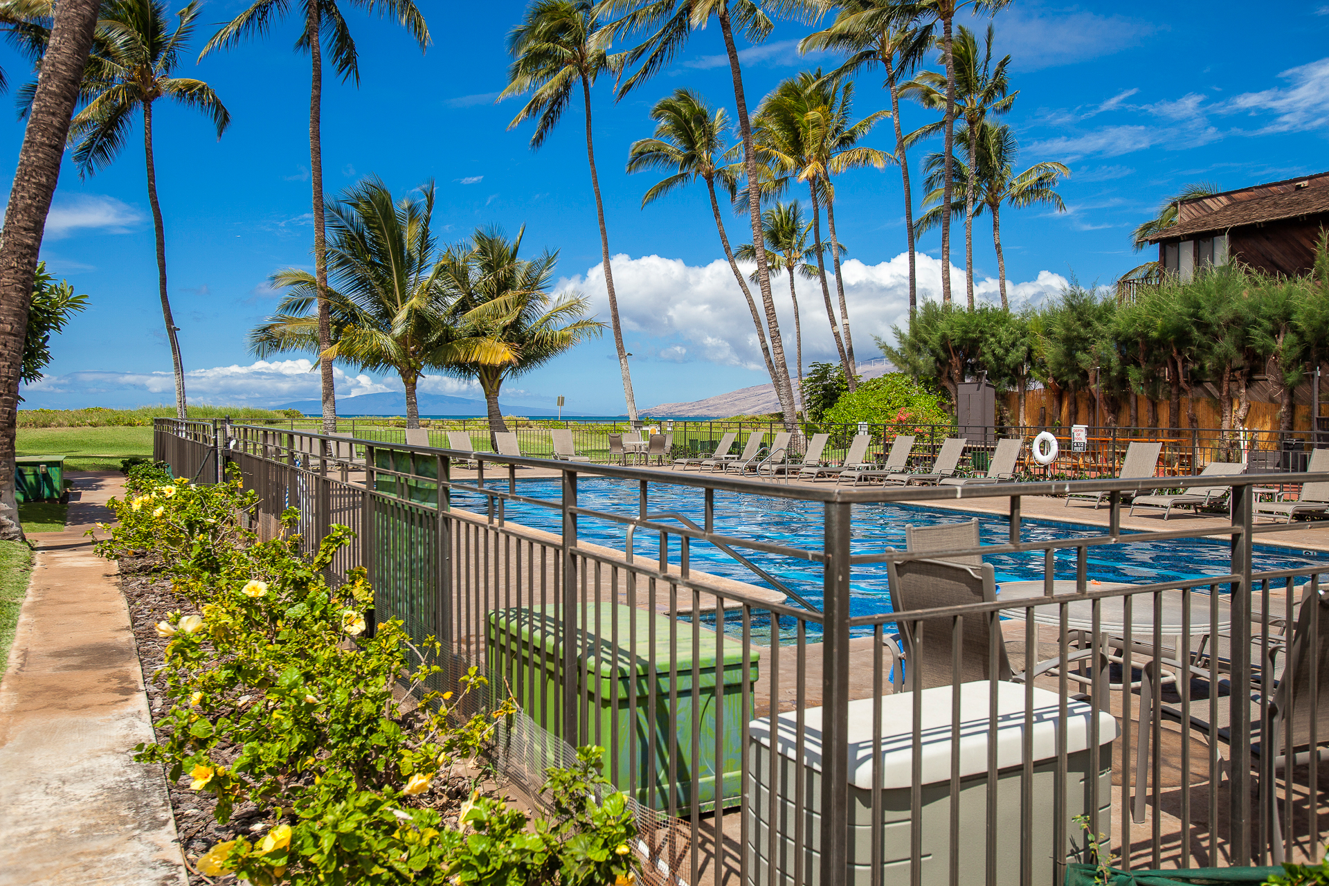 Waiohuli Beach Hale 112 2 Bdrm 2 Bath Oceanfront